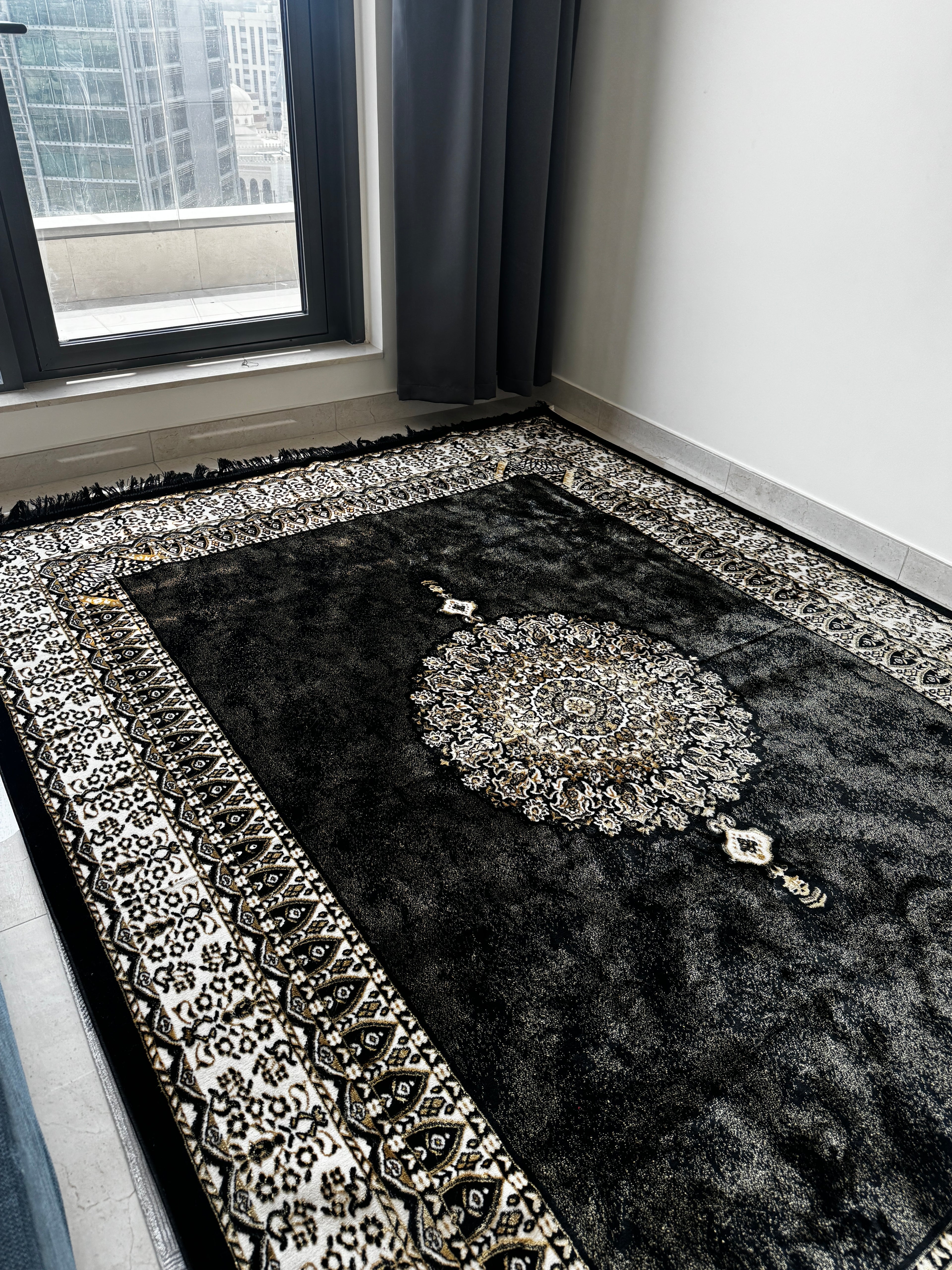 Affordable Luxury Medallion Carpet – Black & Gold