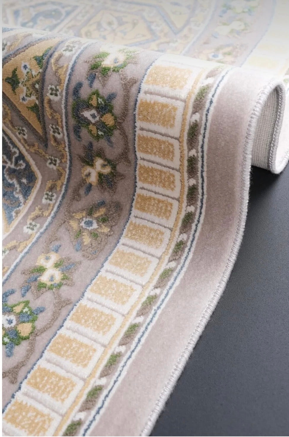 Luxury Woven Prayer Rug - Soft Acrylic & Natural Yarn Blend - Geometric Pattern - 70x110 cm